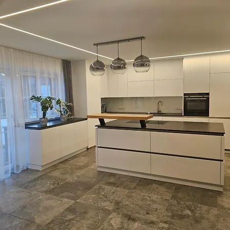 Scheuringer Apartment *